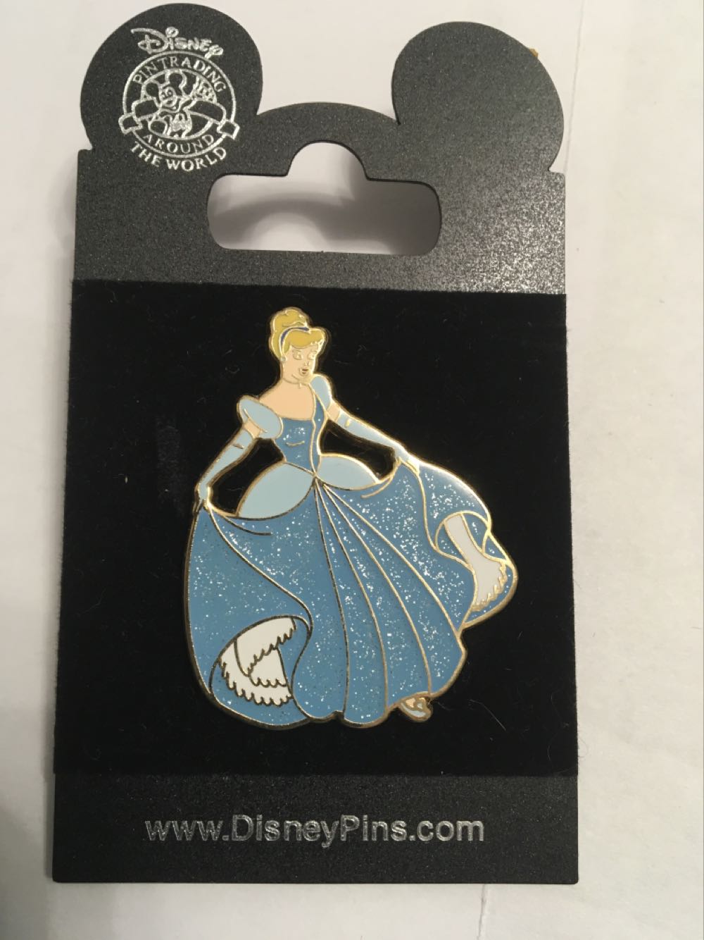 Cinderella - In Sparkly Dress  pin collectible [Barcode 400000396378] - Main Image 2