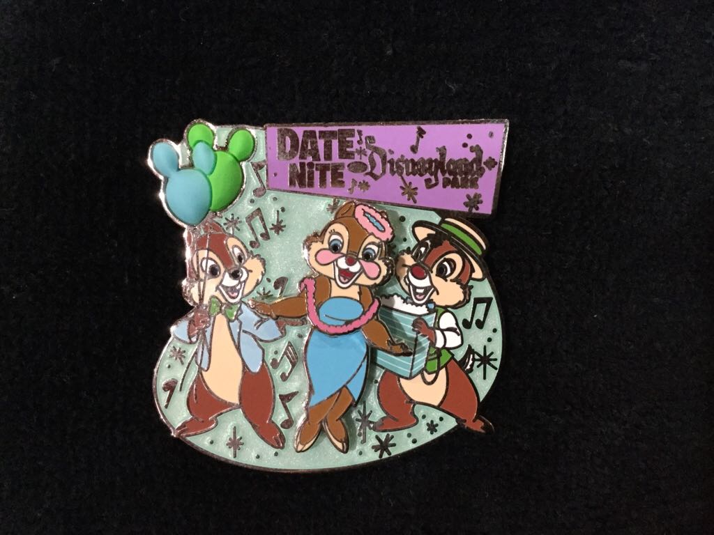 Annual Passholder Date Nite - Pin pin collectible [Barcode 400000402451] - Main Image 1