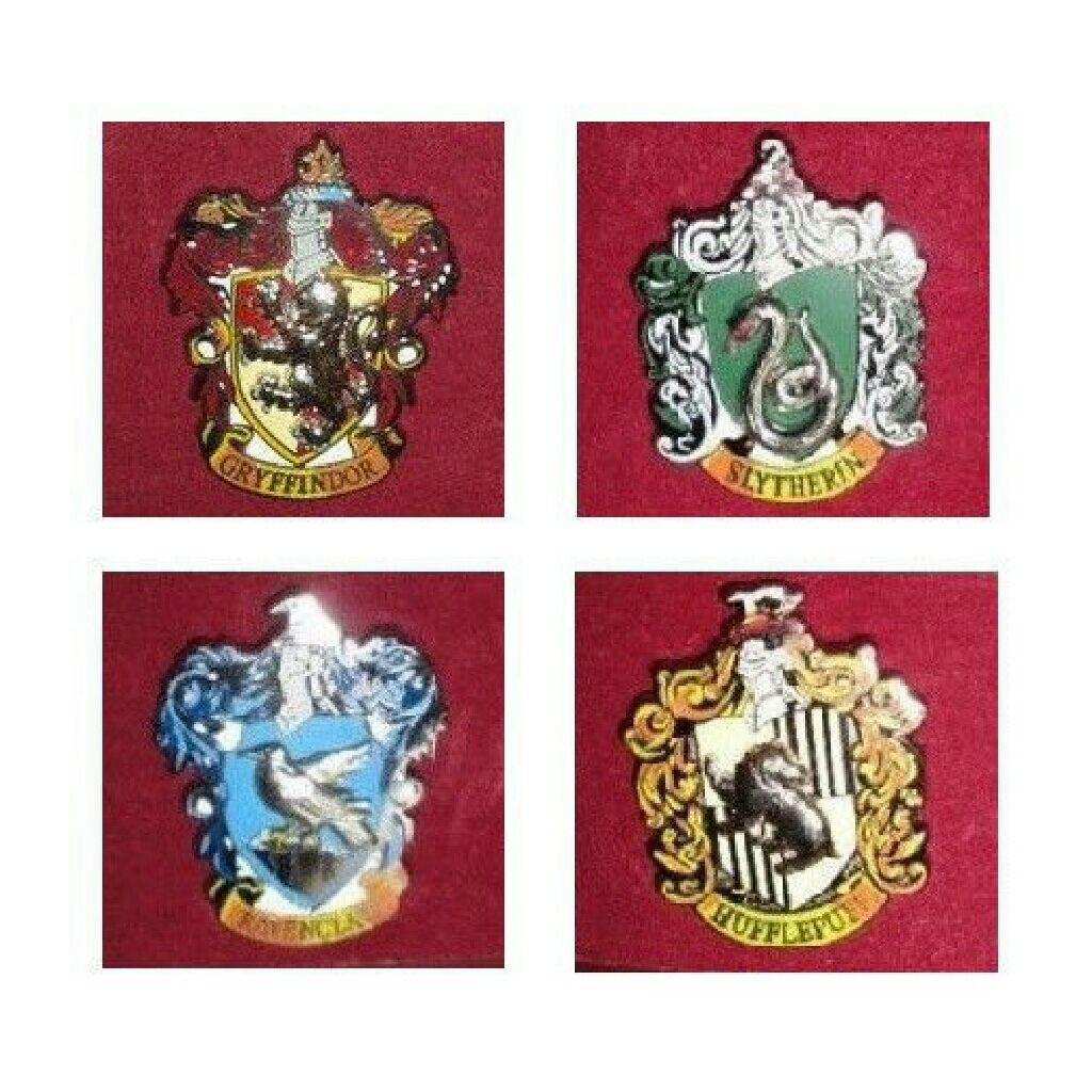 HP - Slytherin Crest Pin on Pin - Universal Studios pin collectible [Barcode 401112302141] - Main Image 2