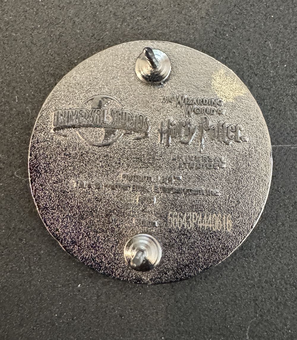 Harry Potter - 9 3/4 Badge - Universal Studios Harry Potter pin collectible [Barcode 5050293723686] - Main Image 2