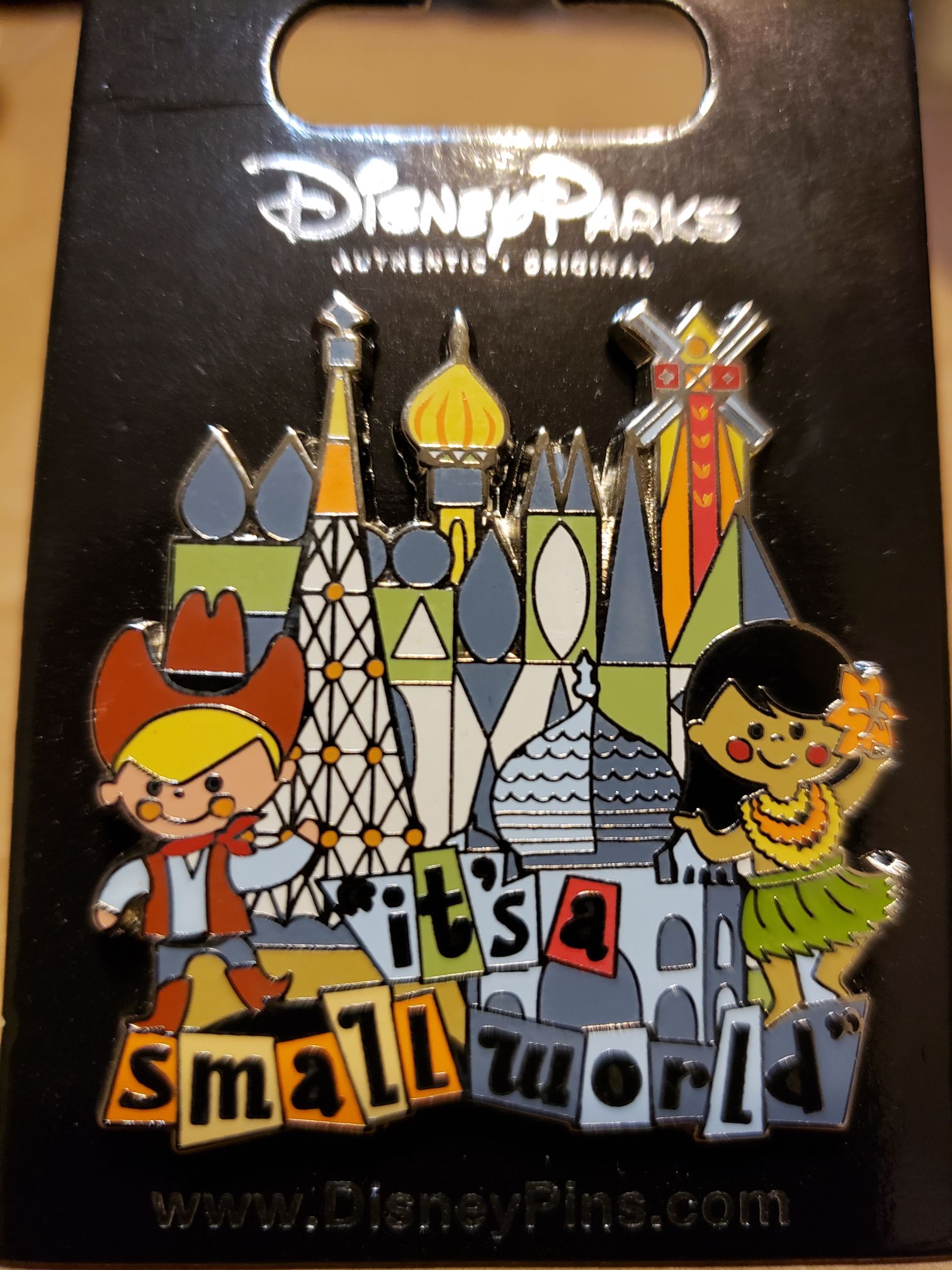 Disney it’s a small world  pin collectible [Barcode 1408066015973] - Main Image 1