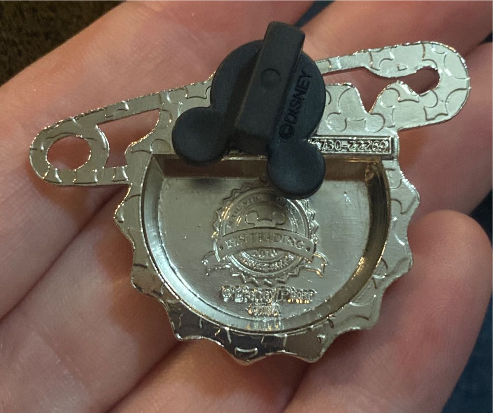 2010 Up - Grape Soda - Ellie Badge - Common pin collectible [Barcode 400000478548] - Main Image 3