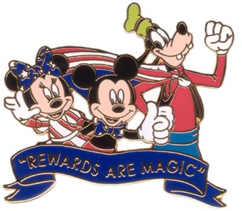 Vinylmation Mystery Pin Collection - Park #2 - Wooden Dwarfs Carving Mickey