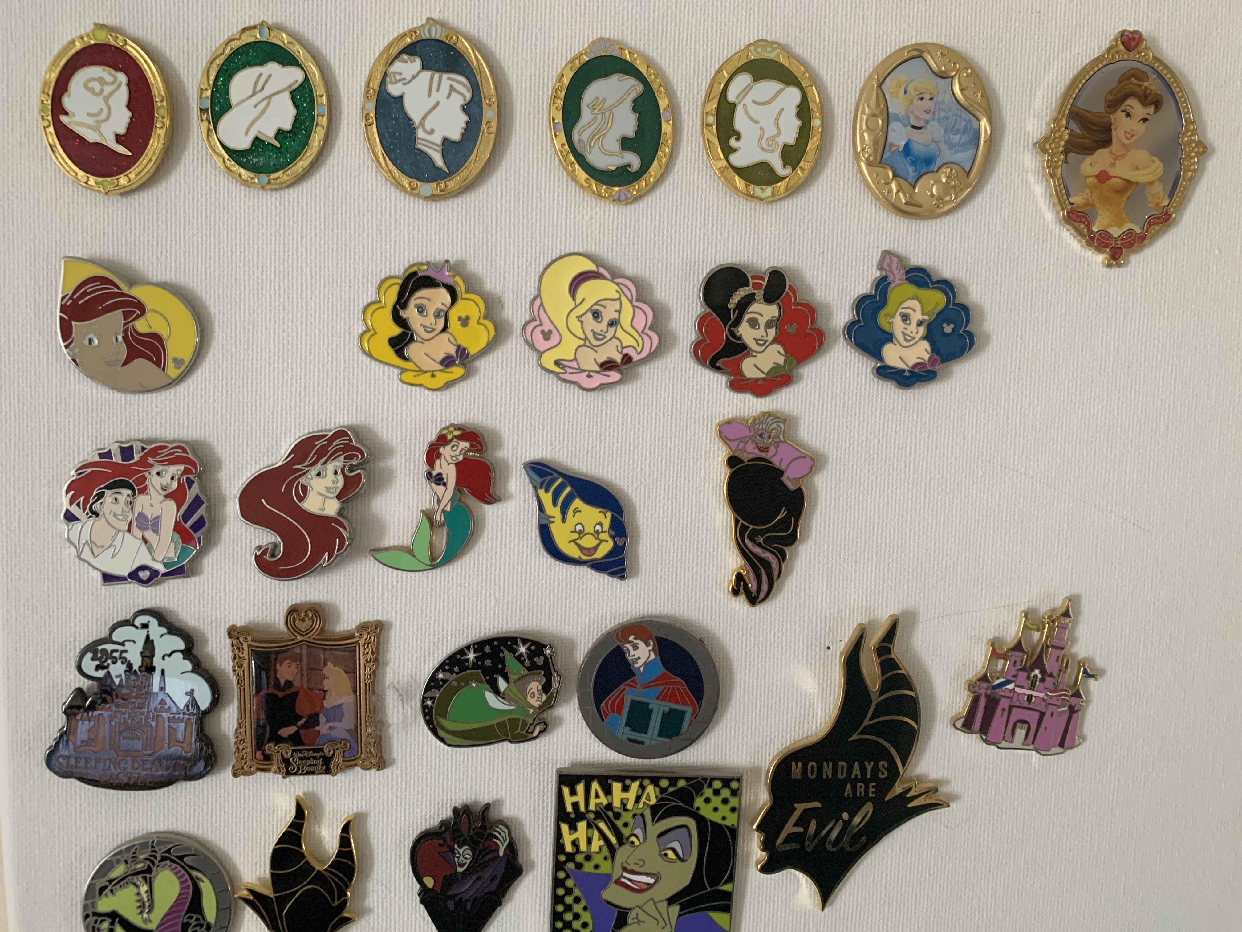 Disney Pins Various - Board 1  pin collectible [Barcode 400000730943] - Main Image 2