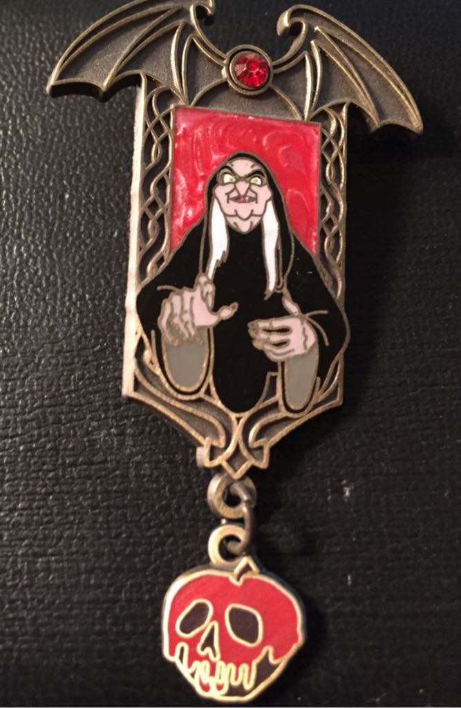 Old Hag - Pin pin collectible [Barcode 2078210141156] - Main Image 1