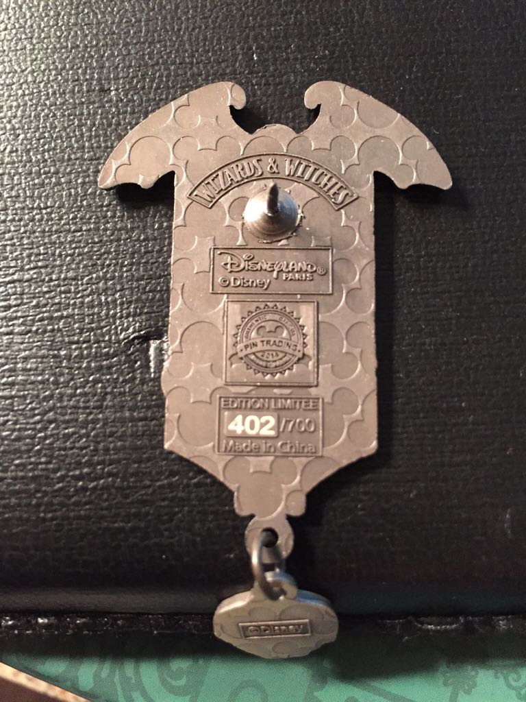 Old Hag - Pin pin collectible [Barcode 2078210141156] - Main Image 2