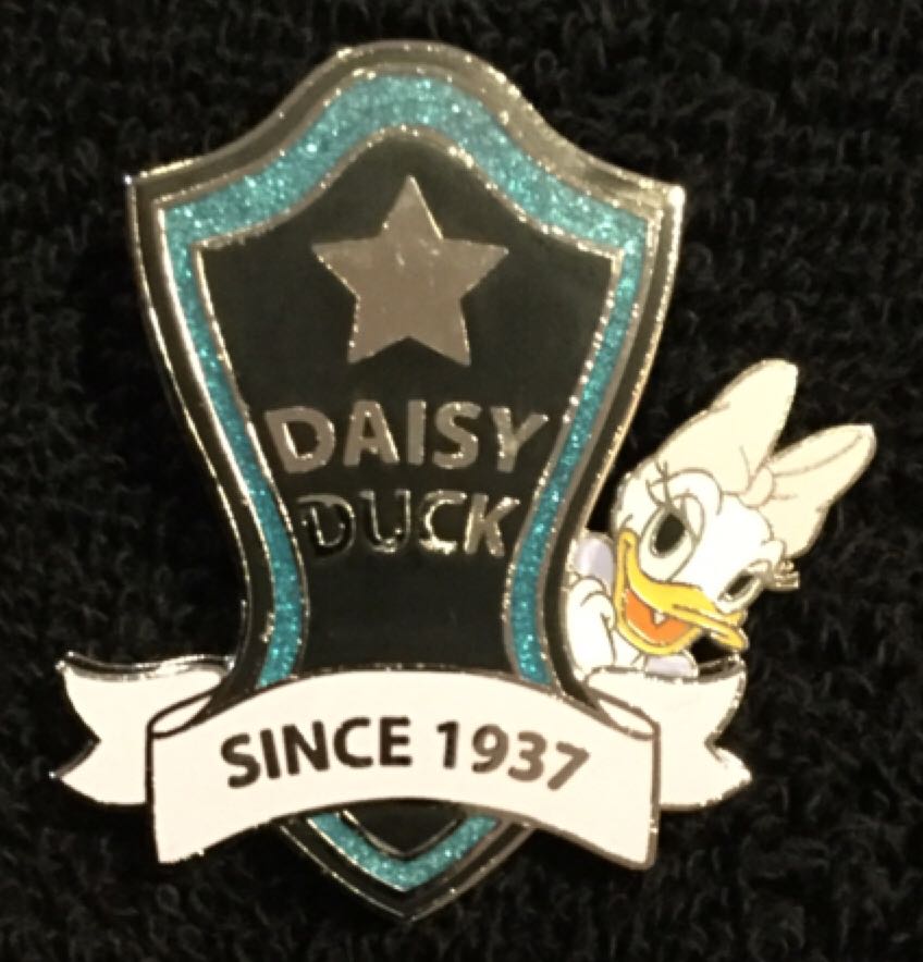 Daisy Duck’s 80Th Birthday  pin collectible [Barcode 400000782065] - Main Image 2