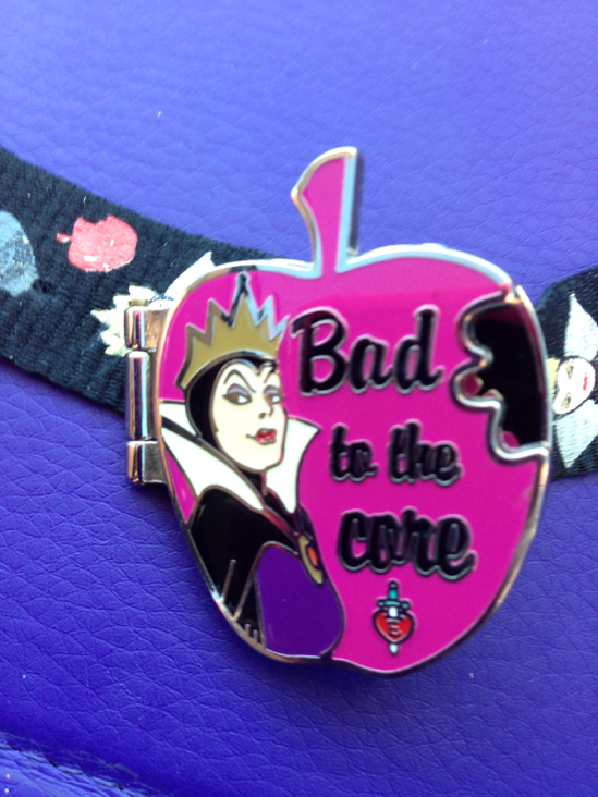 Villians Comic Book Mystery Pins- Queen of Hearts