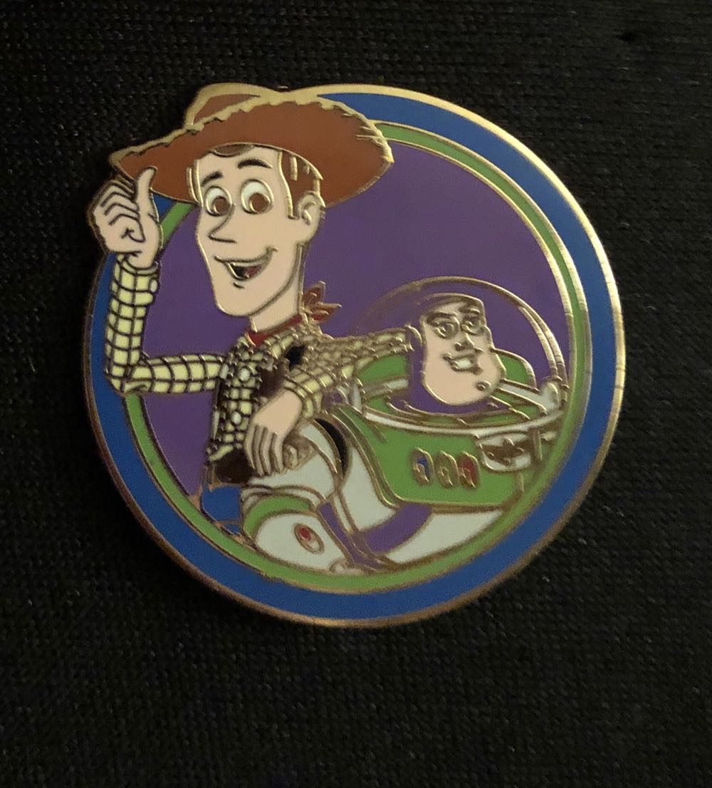 Disney’s Best Friends- Mystery Pack- Winnie the Pooh and Piglet - Pin pin collectible - Main Image 2