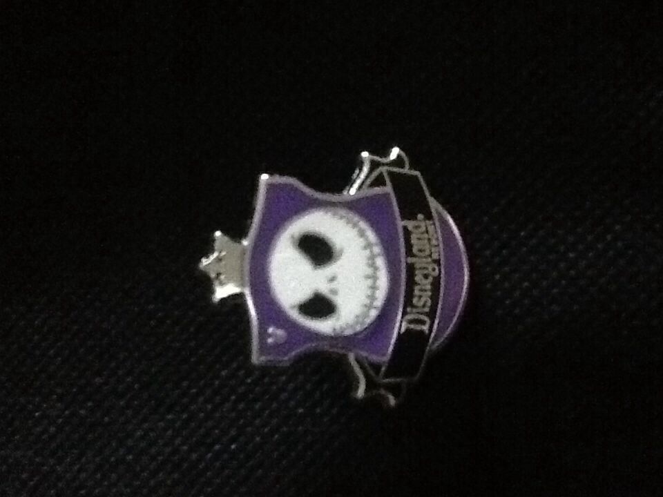 2012 Hidden Mickey Series - Crest Collection - Jack Skellington - Disney pin collectible - Main Image 1
