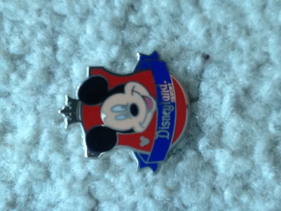 DLR - 2009 Hidden Mickey Series - Seven Dwarfs Collection (Dopey)