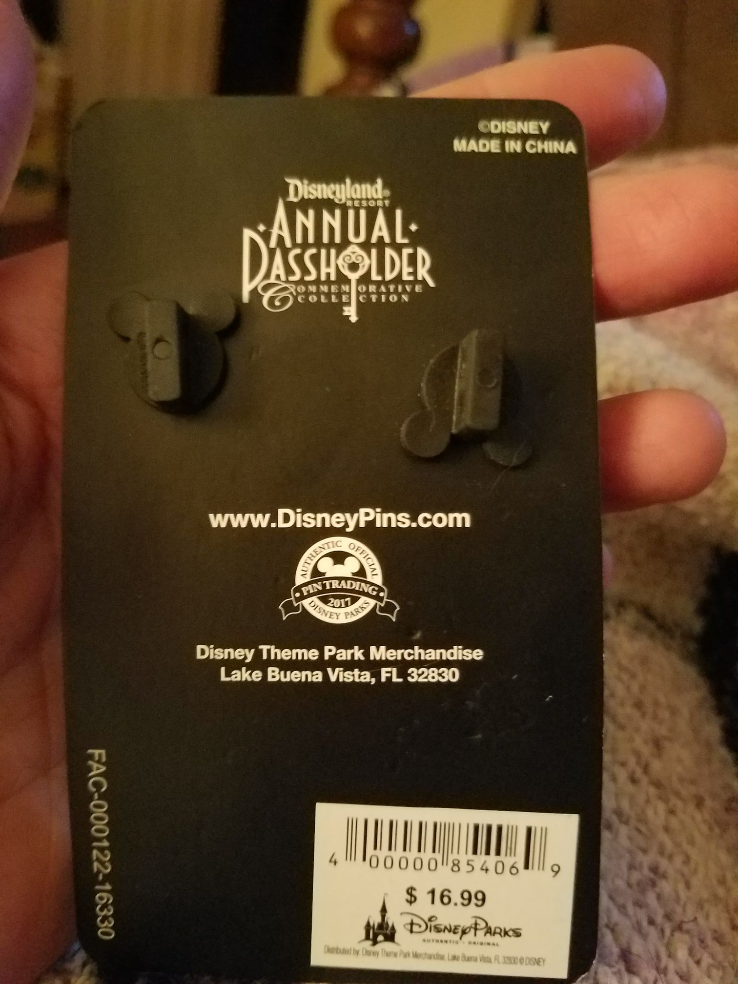 Annual Pass Holder - Disney pin collectible [Barcode 400000854069] - Main Image 2