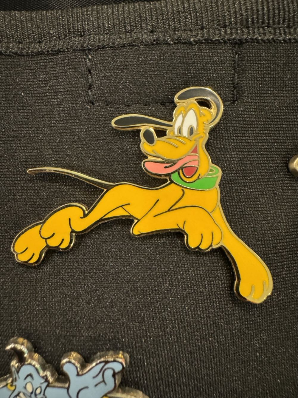 Pluto  pin collectible - Main Image 2