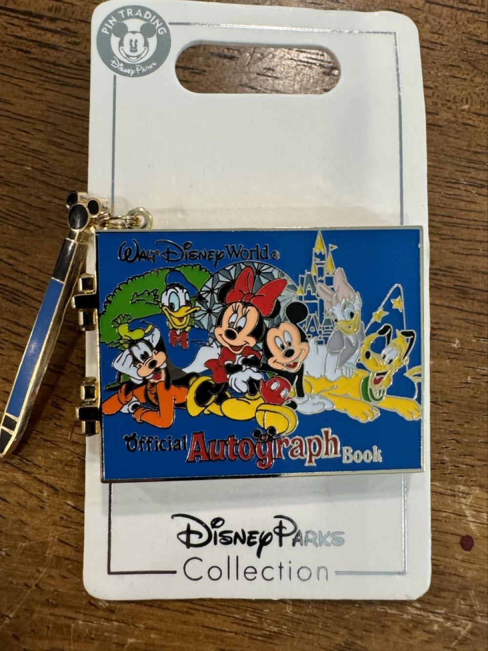 Autograph Book - Disney Pin Trading pin collectible [Barcode 400001722121] - Main Image 4