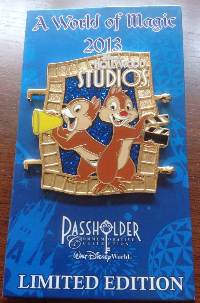 Mystery Pins Best Friends 