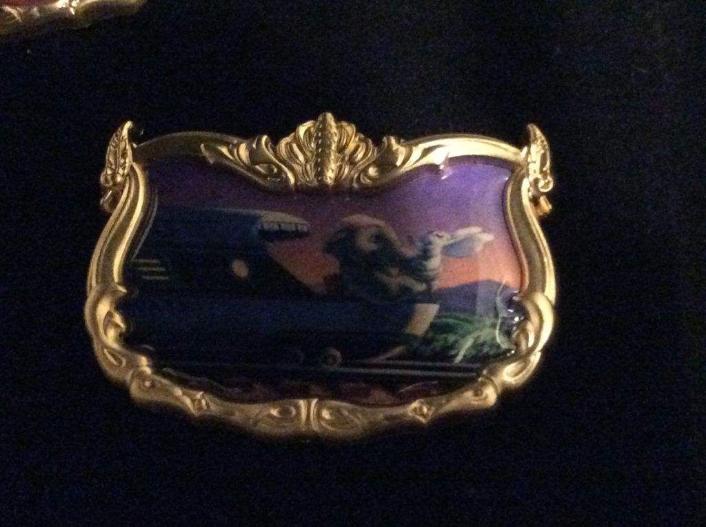 Pooh & Friends Commemorative Tin Box Set (Pooh)