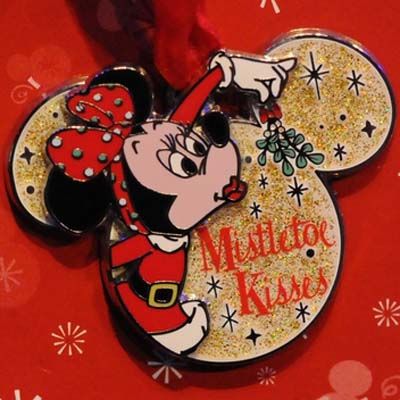 Ornament- Minnie Mistletoe Kisses - Pin pin collectible [Barcode 400002853817] - Main Image 1