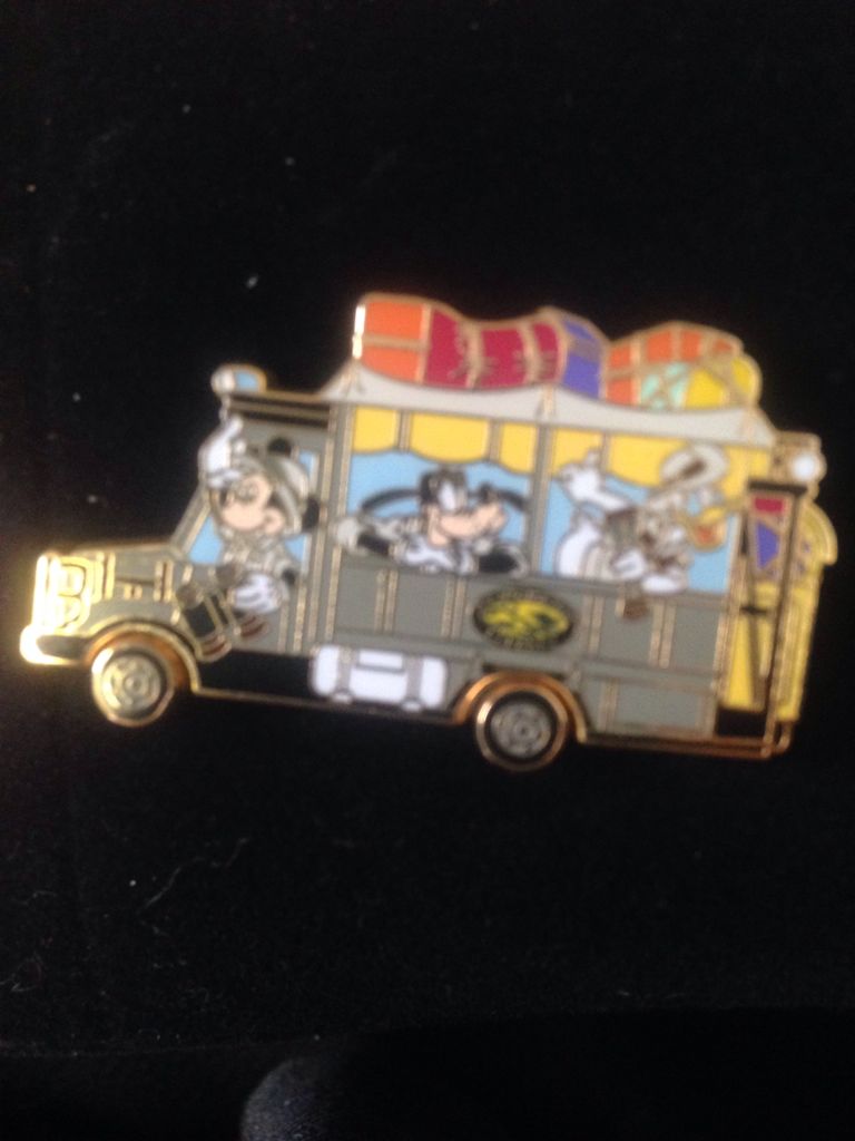 2013 Mickey’s Halloween Party Pumpkin Pin Set - Winnie the Pooh