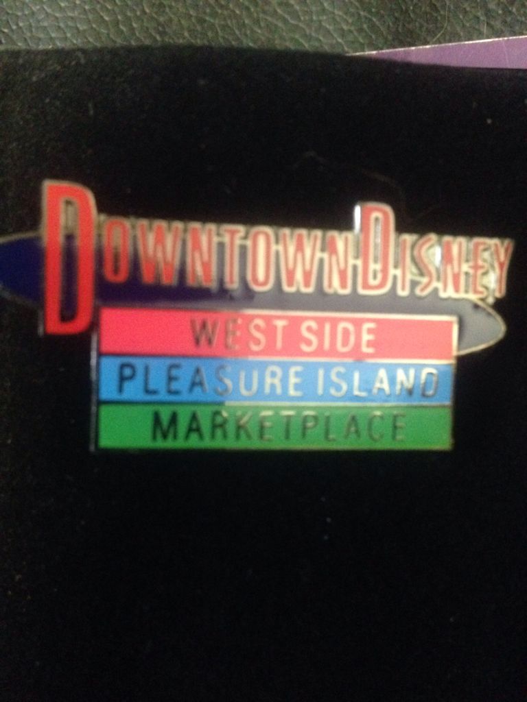 WDW- Magic Kindom’s Haunted Mansion Graveyard Mystery Set - Bertie