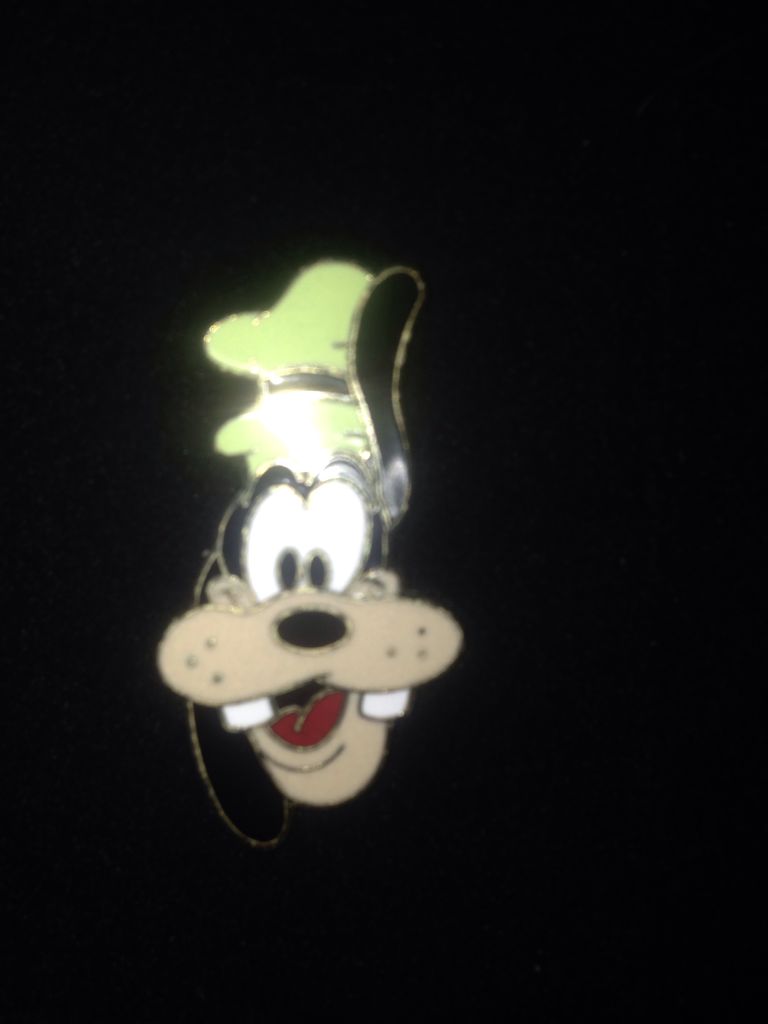 Goofy Head  pin collectible - Main Image 1