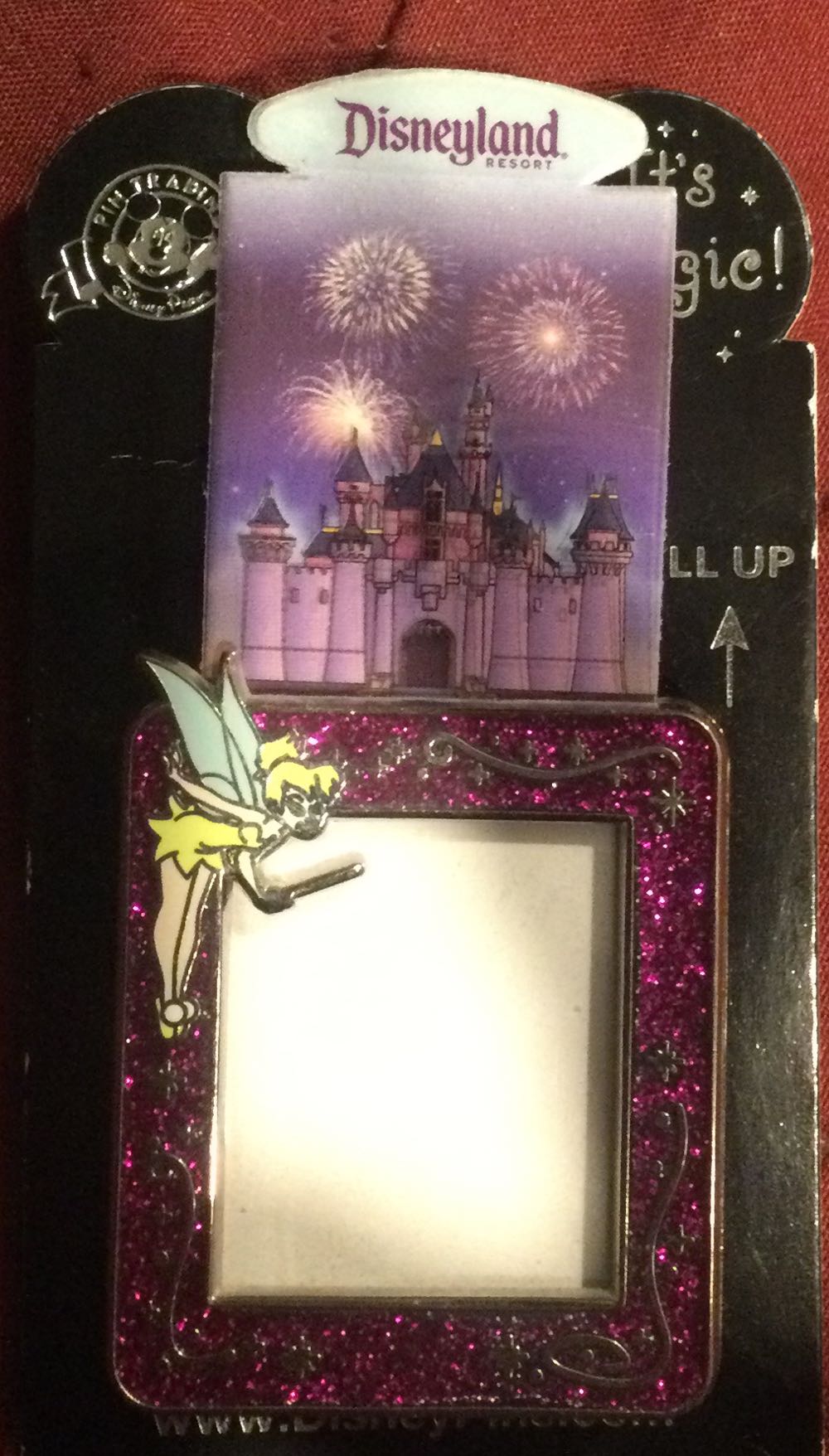Castle   Magic Picture Change - Pin pin collectible [Barcode 400004877569] - Main Image 2