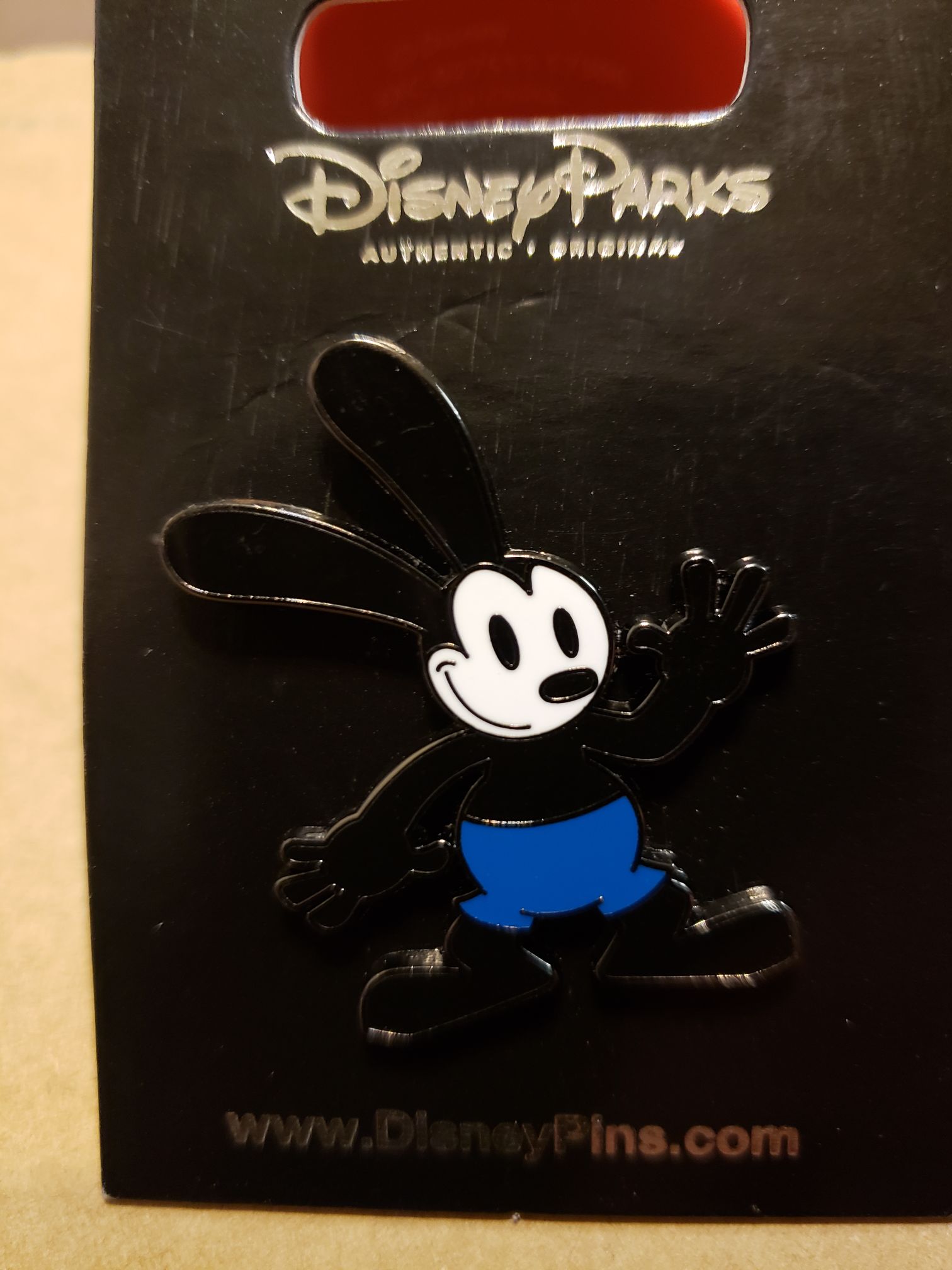 Oswald the Lucky Rabbit - Characters pin collectible [Barcode 400005503115] - Main Image 1