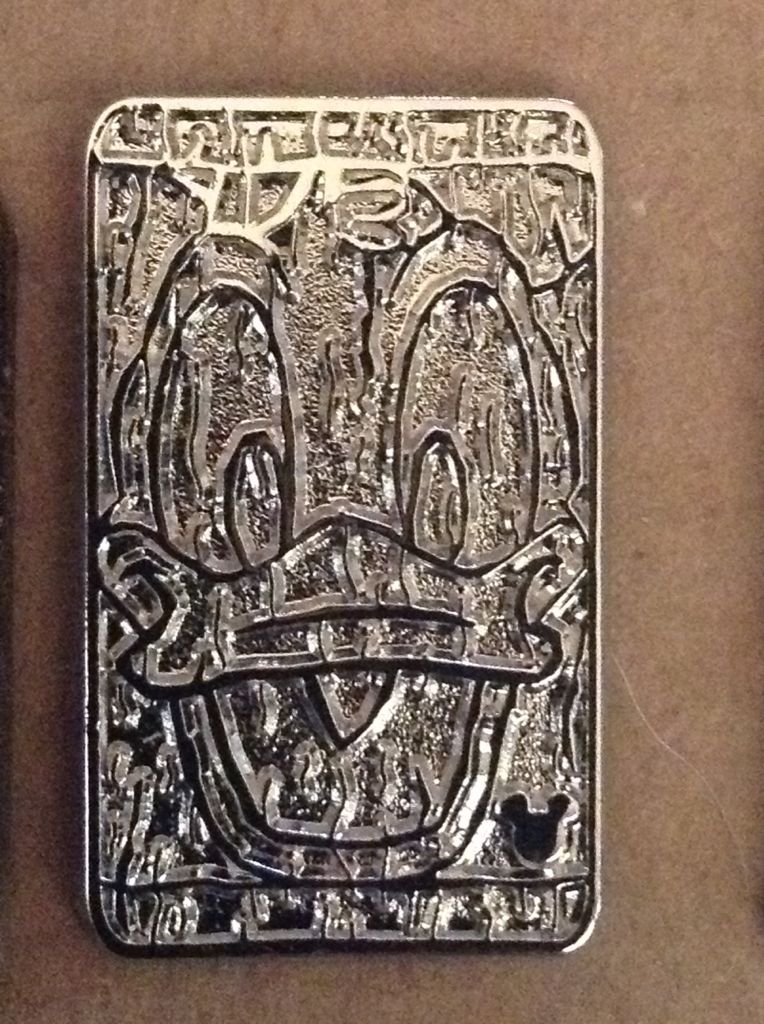 Character Tiki Faces – Donald Duck Chaser