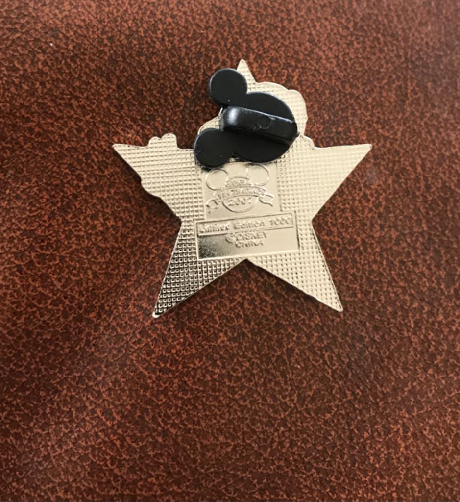 DisneyShopping.com - Gold Star Series (Stitch) - Disney pin collectible - Main Image 2