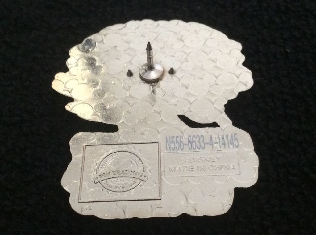 Chip & Dale- Our Family Tree Is Full Of Nuts - Pin pin collectible - Main Image 2