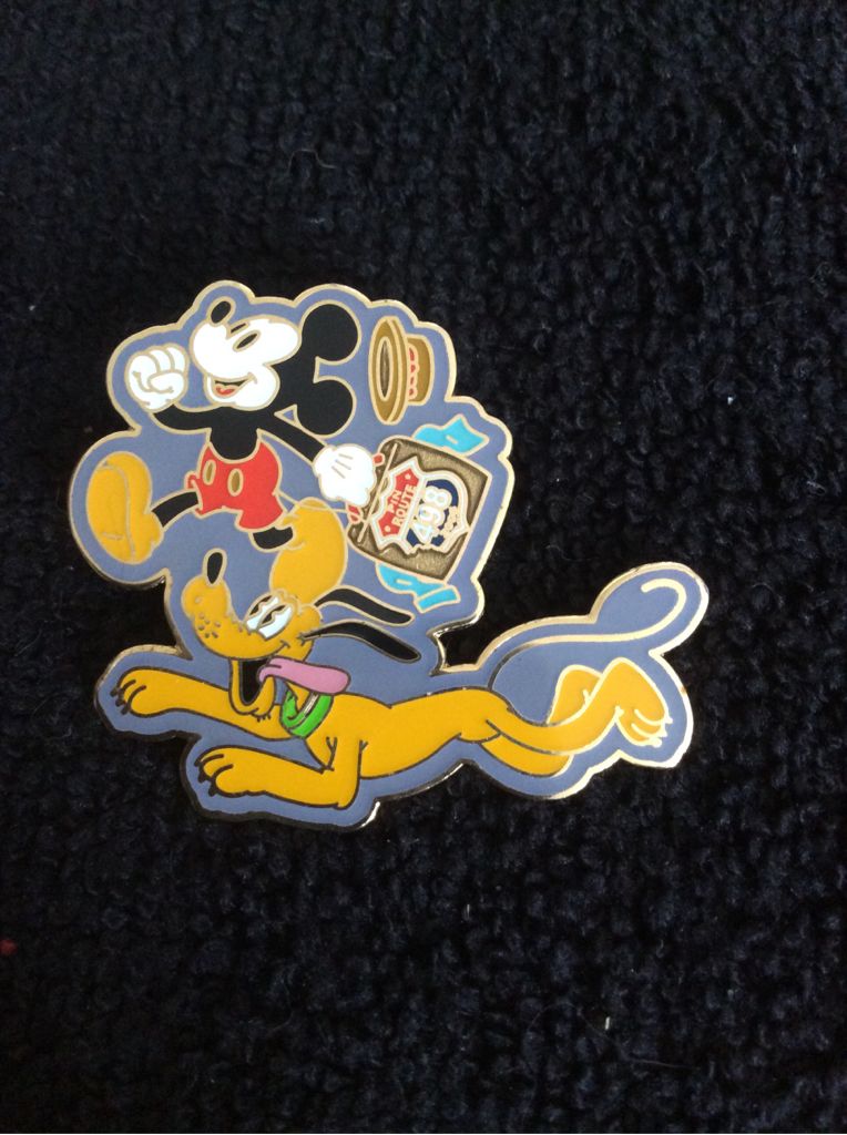 WDW- Pin Route 498- Backpack Gift Pin #1 Mickey & Pluto - Pin pin collectible - Main Image 1