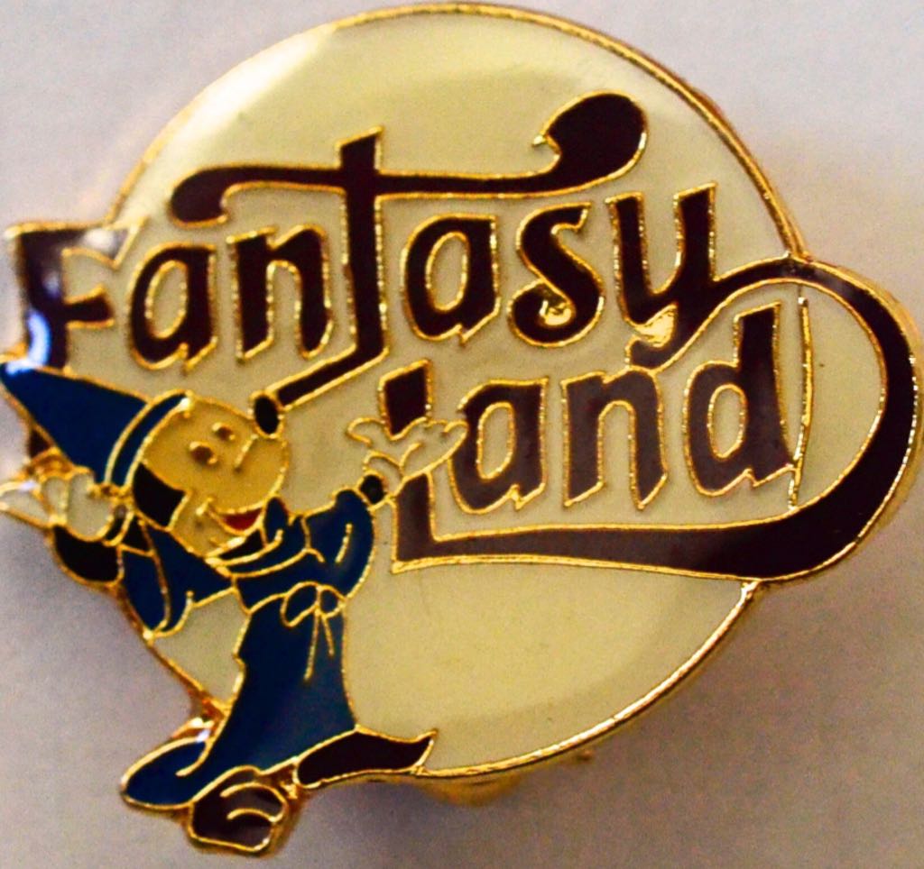 DLR - Stitch Sundays (Graceland Boxed Pin Set) Nani & Lilo