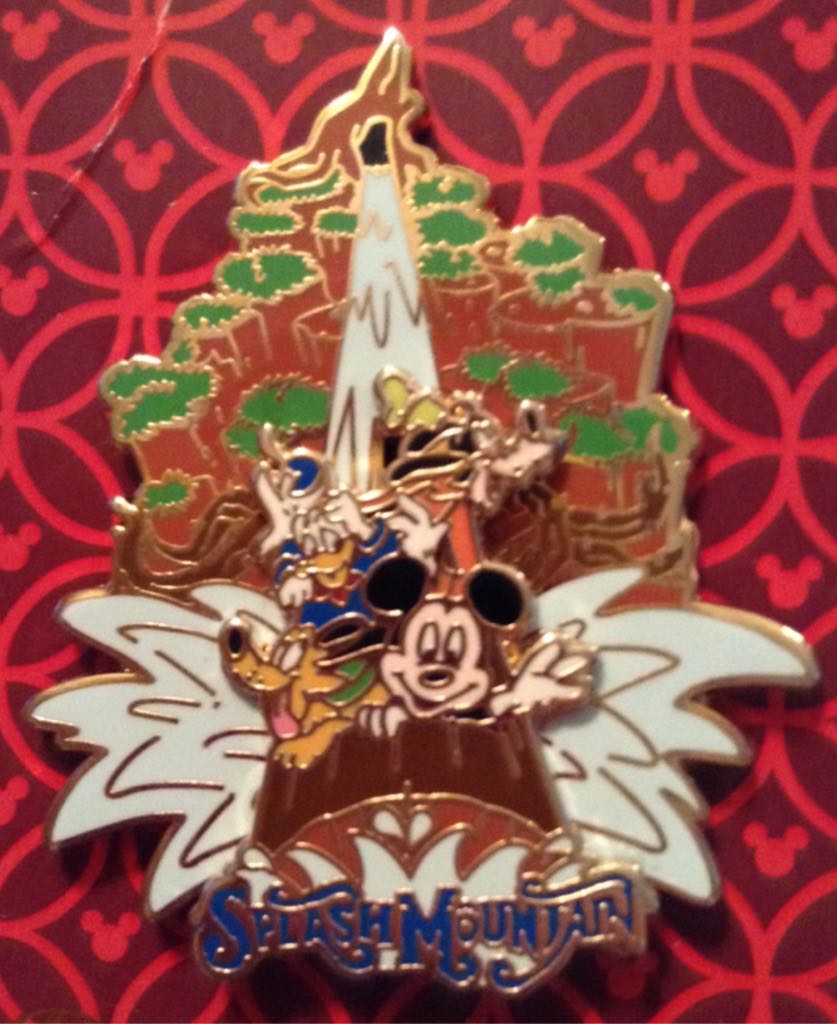DLR- Travel Company Celebrate Goofy & Pluto Pin