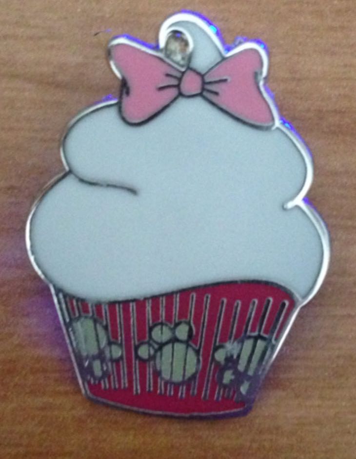 WDW - Cast Lanyard Series 2 (Bathing Beauty Minnie #4)