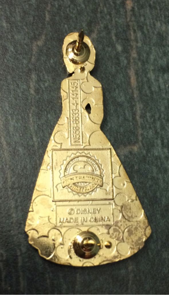 Anna, In Ball Gown - Pin pin collectible - Main Image 2