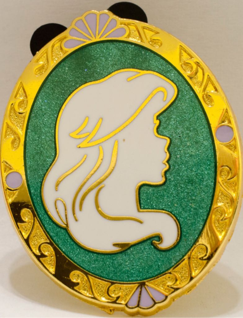 WDW - New Fantasyland Reveal/Conceal Mystery Collection - Dumbo - Crest 