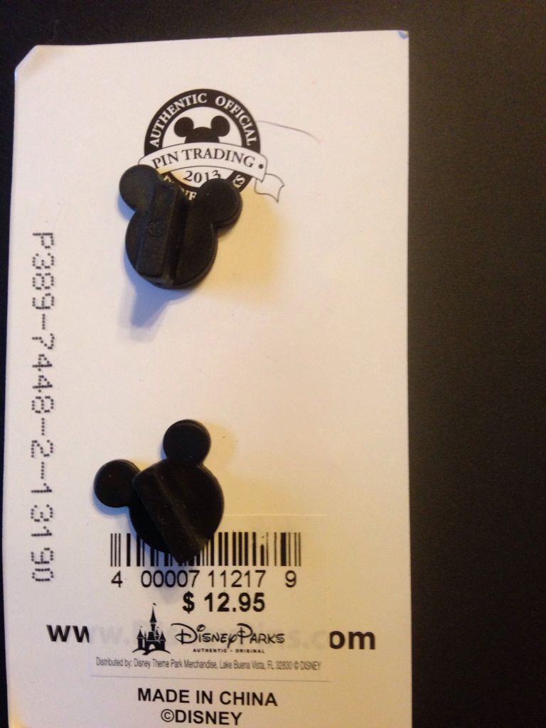 2013 Dvc Minnie And Dailey NYC LE  pin collectible [Barcode 400007112179] - Main Image 2