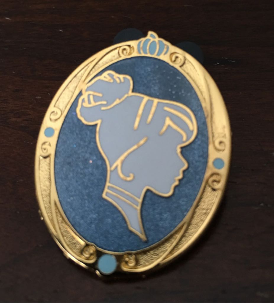 Princess Cameo Cinderella - Disney pin collectible - Main Image 1
