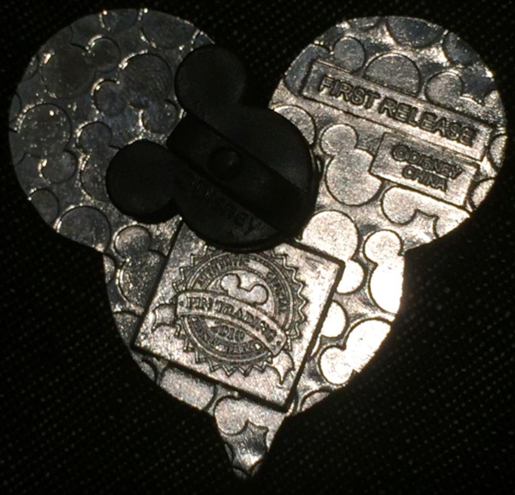 First Release Lollipop Mickey Head 2010  pin collectible - Main Image 2