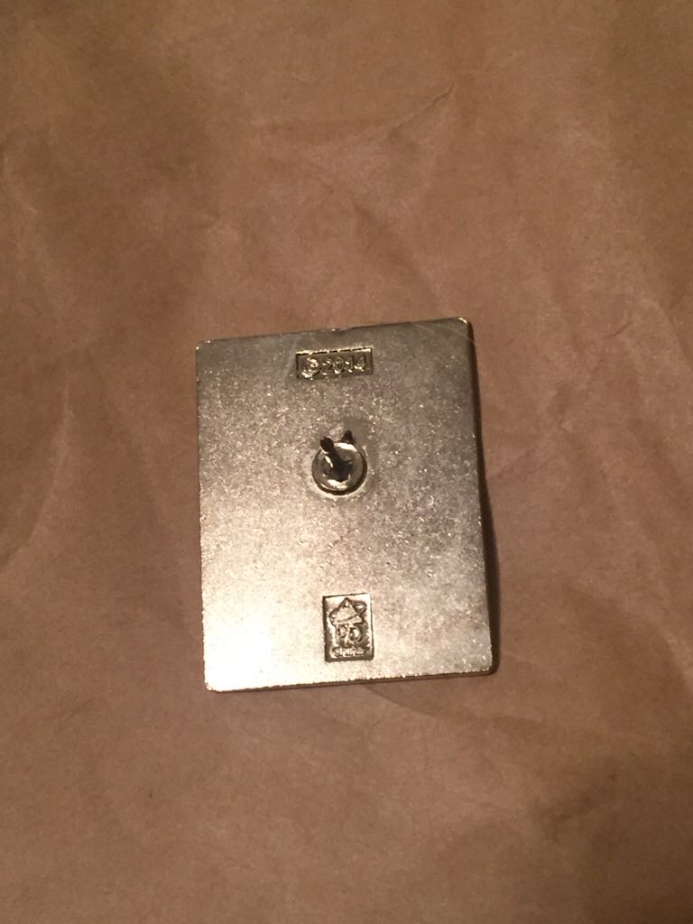 Sue  pin collectible - Main Image 2