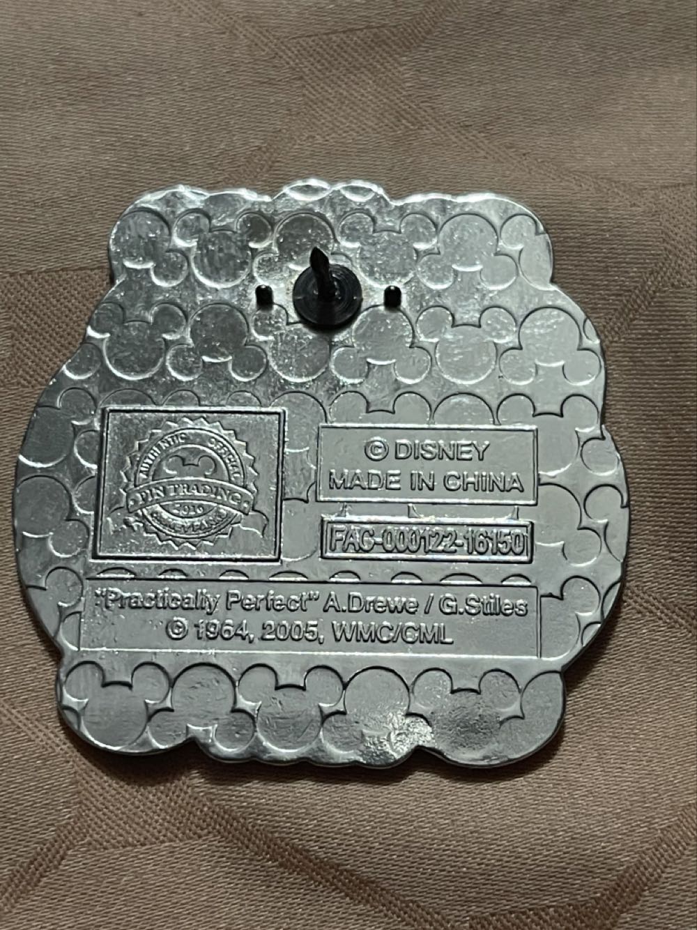 Mary Poppins - “Practically Perfect In Every Way” - Rack pin collectible [Barcode 400000060255] - Main Image 4