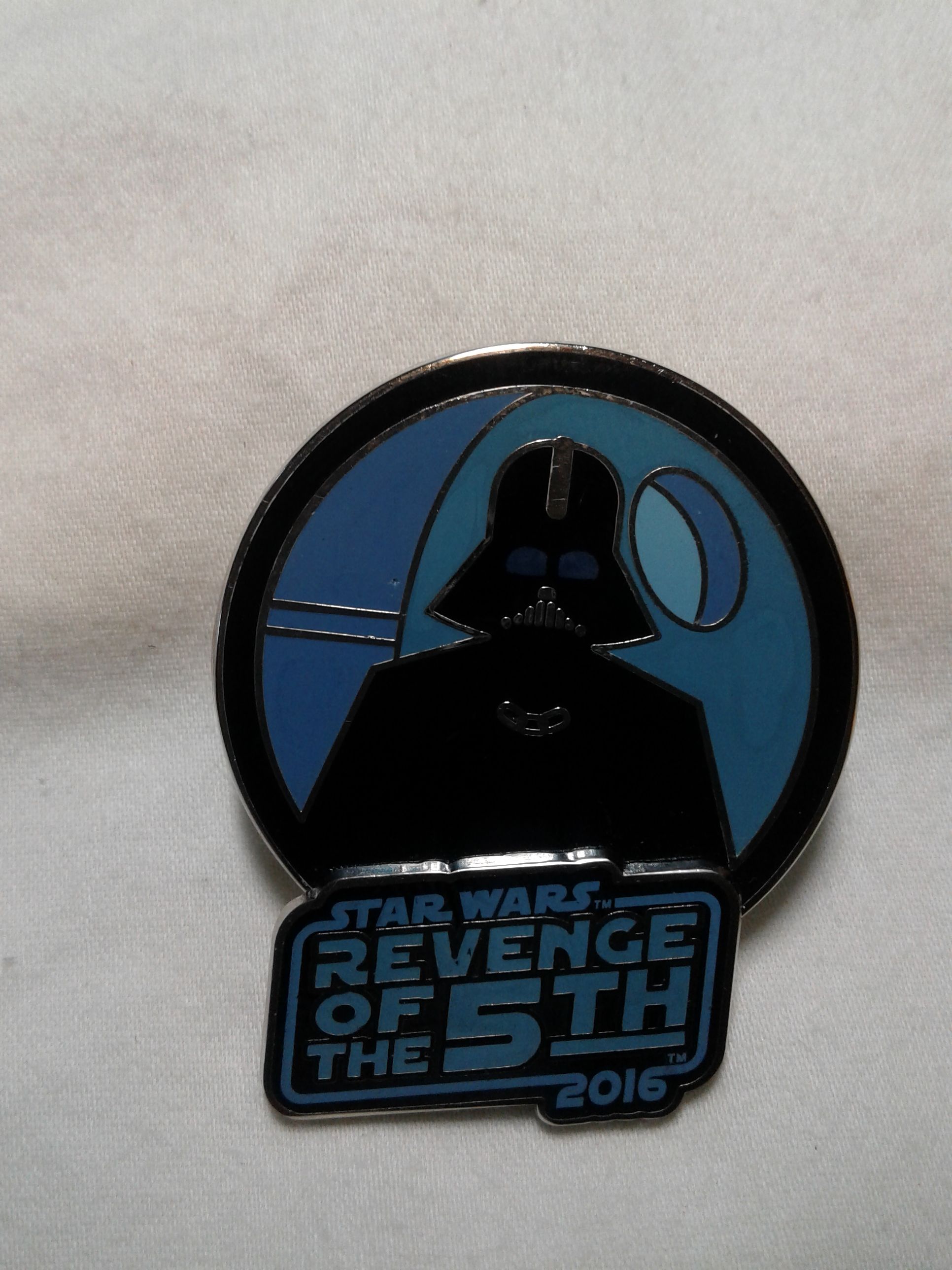 Star Wars- Reveng of the 5th  pin collectible [Barcode 400000125312] - Main Image 1