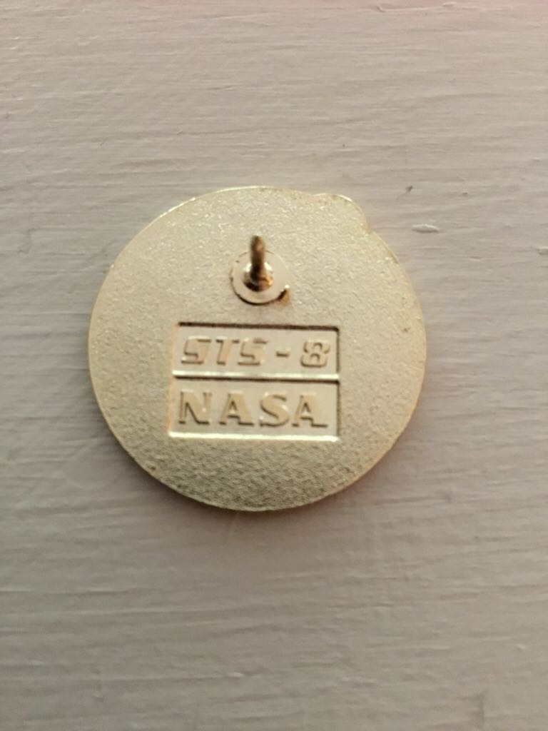 Challenger  pin collectible - Main Image 2