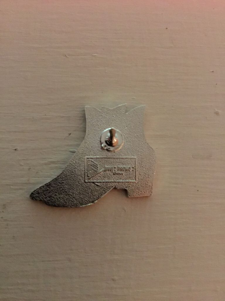 Fab Faux  pin collectible - Main Image 2