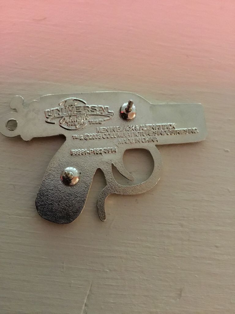 MIB Gun  pin collectible - Main Image 2