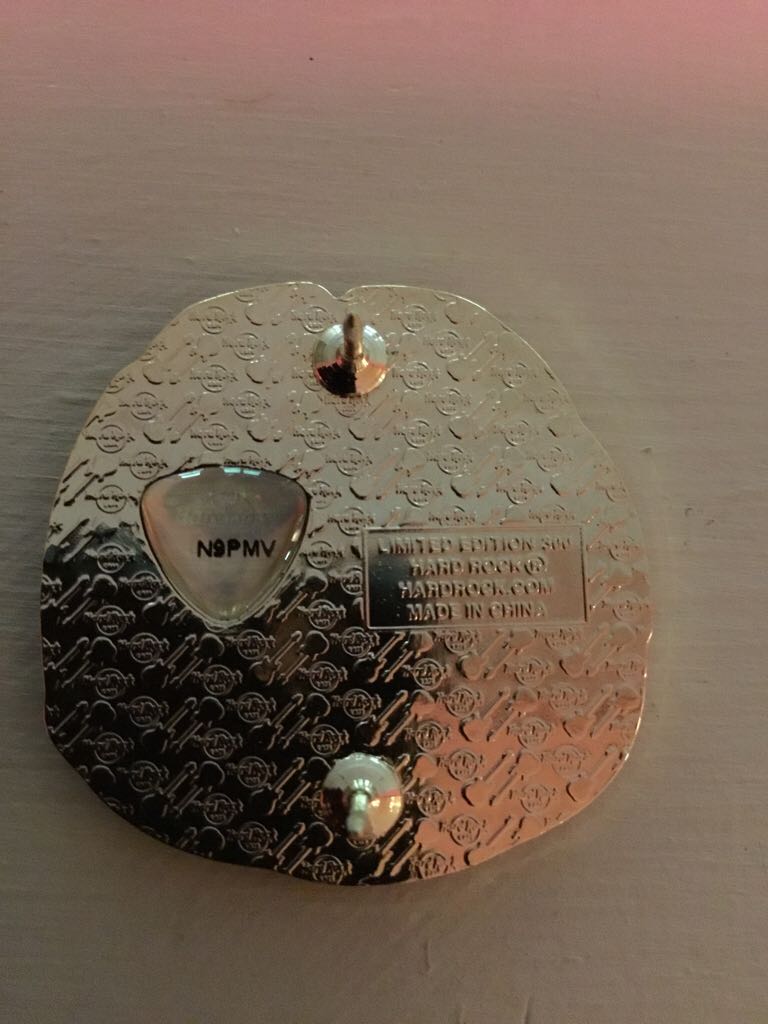 Biloxi Hard Rock Cafe Sand Dollar  pin collectible - Main Image 2