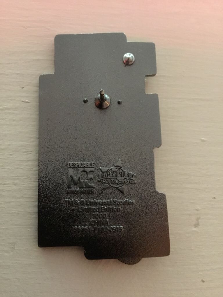 Minion Mishap #19  pin collectible - Main Image 2