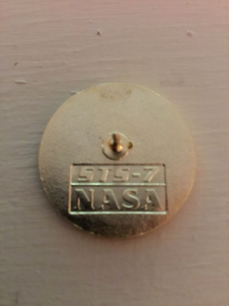 Challenger 2  pin collectible - Main Image 2