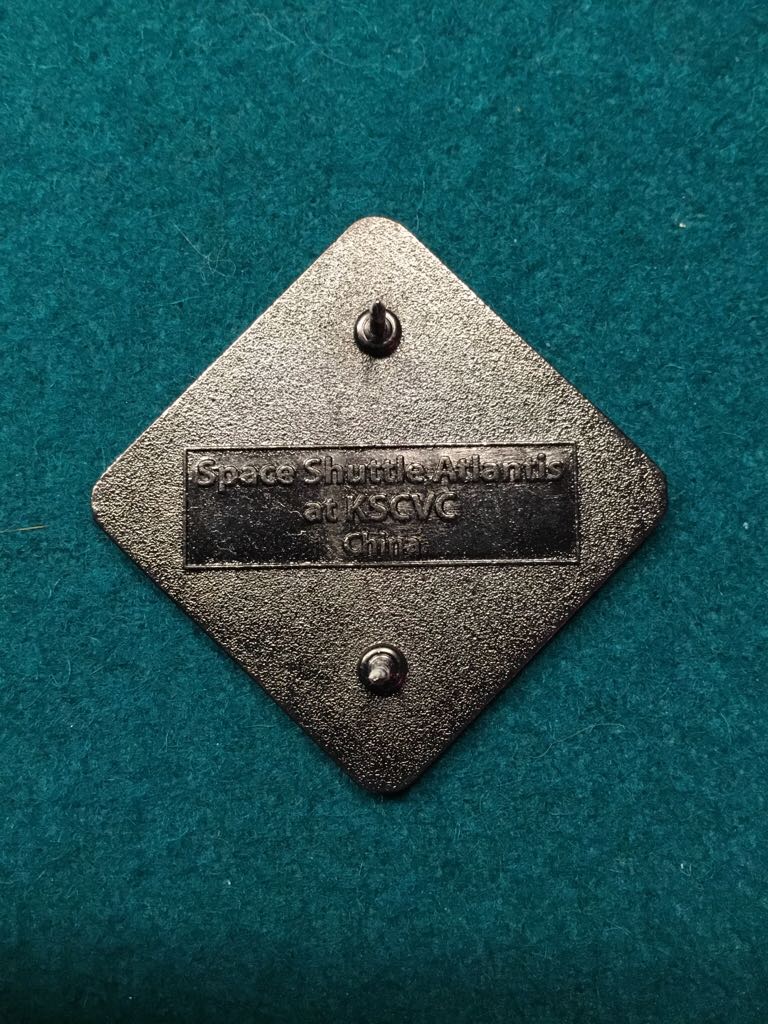 Space Shuttle Atlantis  pin collectible - Main Image 2