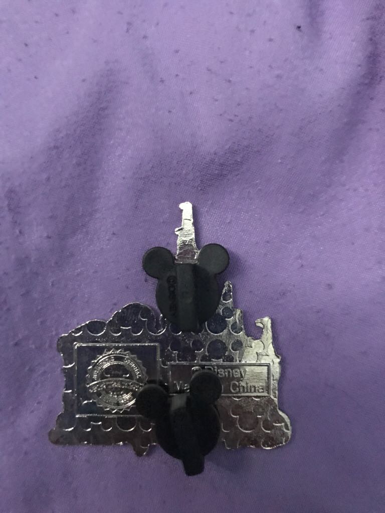 Walt Disney World Christmas Castle  pin collectible - Main Image 2