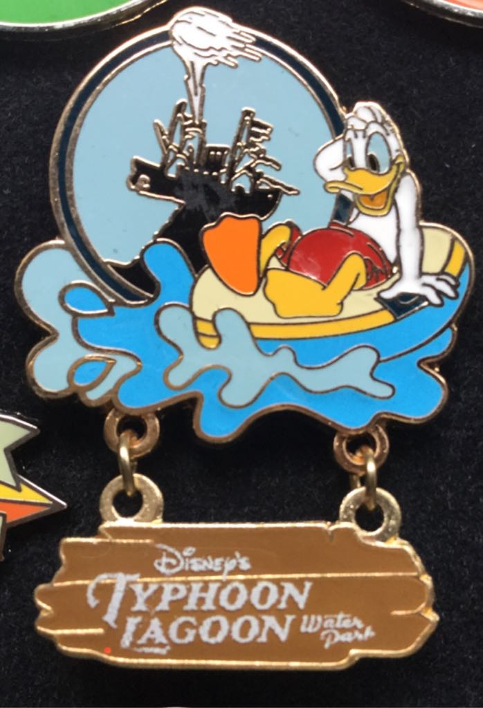 Mickey Mouse - Mickey Through The Years Two Gun Mickey